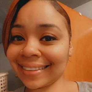 Meet your Posher, Ebony